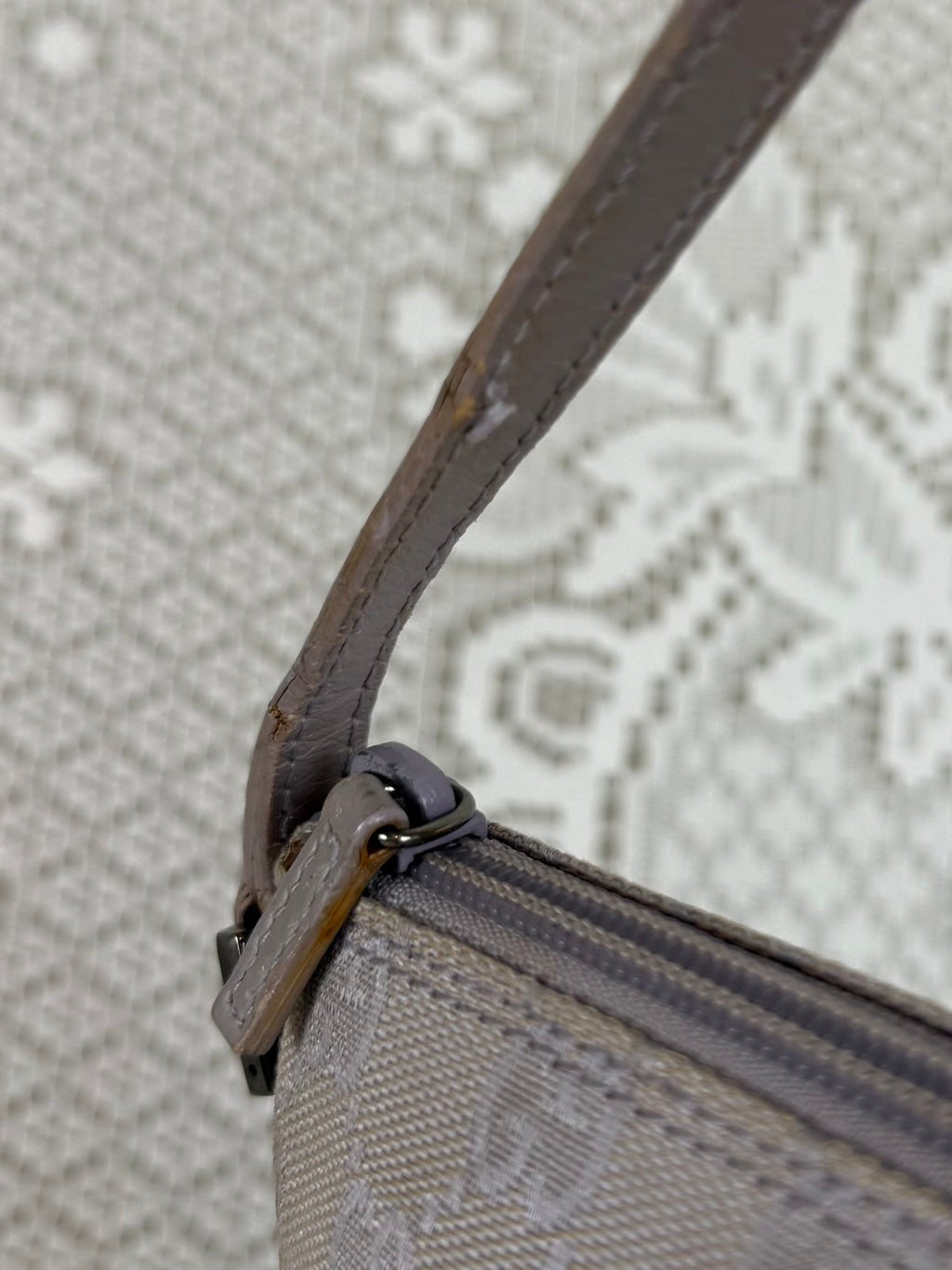 Vintage 00s Gucci GG Monogram Pochette Lavender