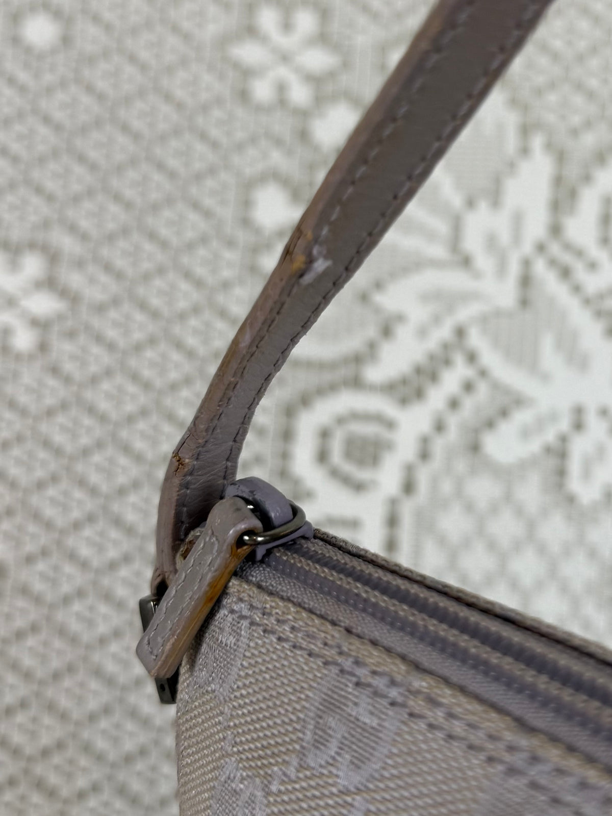 Vintage 00s Gucci GG Monogram Pochette Lavender