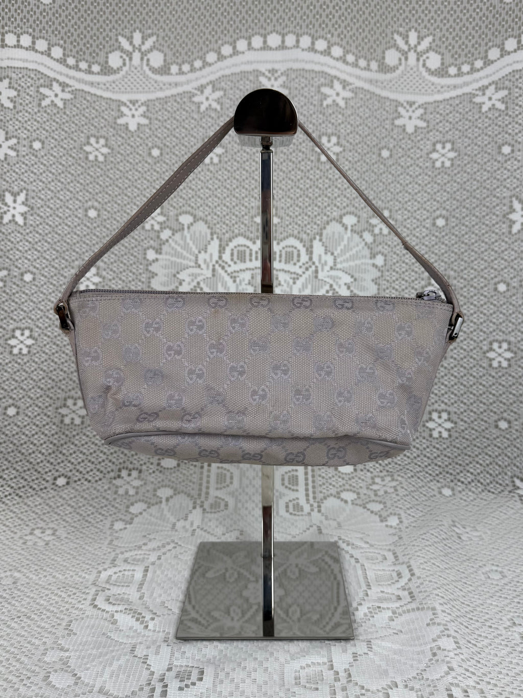 Vintage 00s Gucci GG Monogram Pochette Lavender