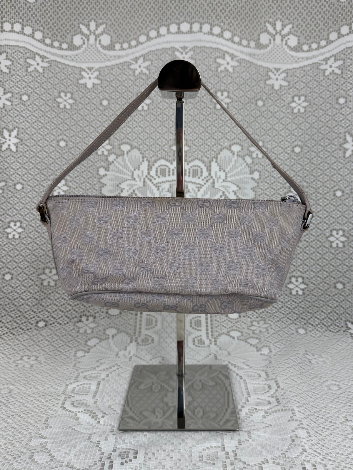 Vintage 00s Gucci GG Monogram Pochette Lavender