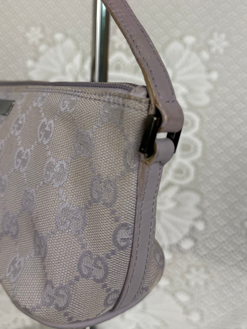Vintage 00s Gucci GG Monogram Pochette Lavender