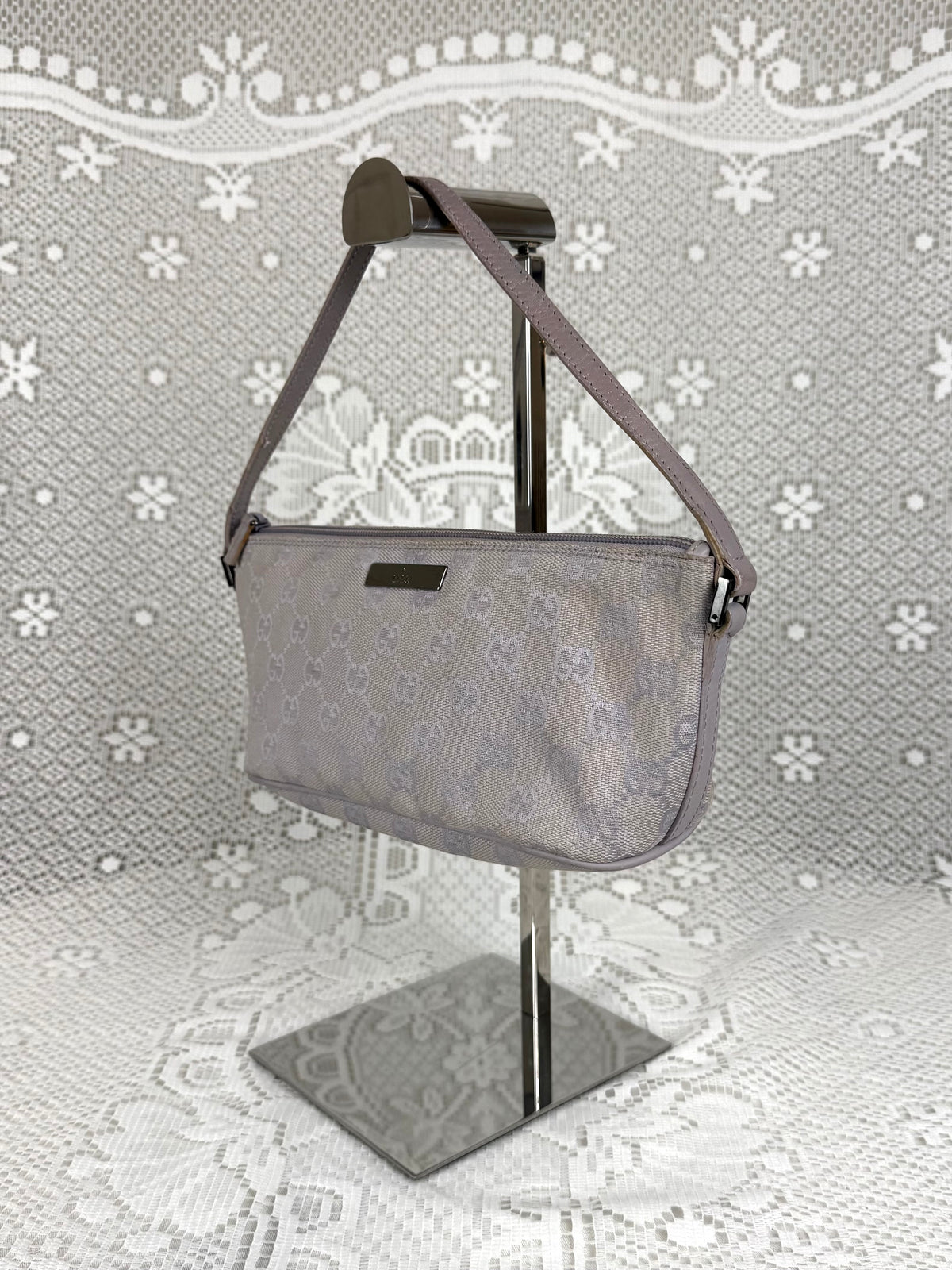 Vintage 00s Gucci GG Monogram Pochette Lavender